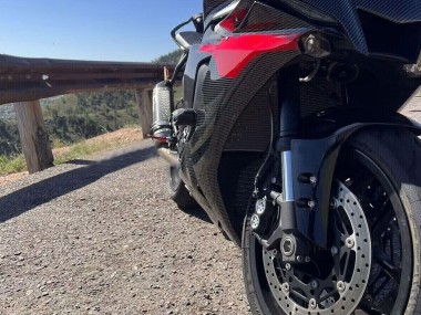 Best 2020-2025 Yamaha YZF 1000 R1 Motorcycle Fairings - Black Carbon Fiber Red