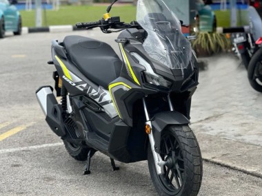 Best 2022-2024 Honda ADV160 Motorcycle Fairings - Silver Yellow Matte Black