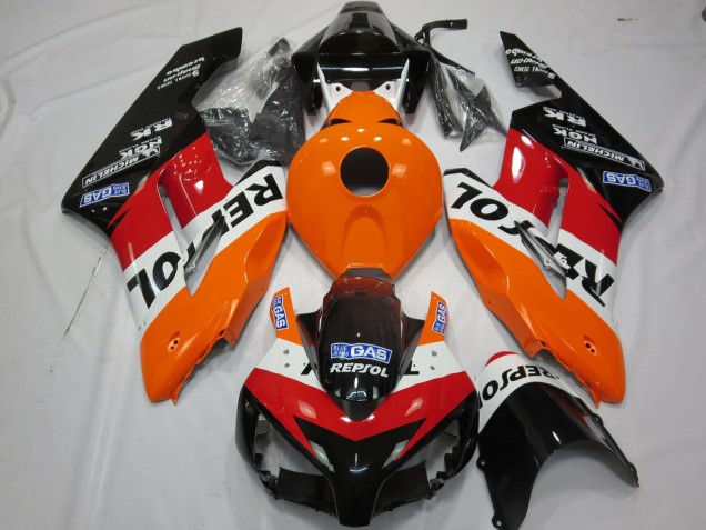 04-05 Classic Repsol Design 2 CBR1000RR Fairings 04-05 Classic Repsol Design 2 CBR1000RR Fairings
