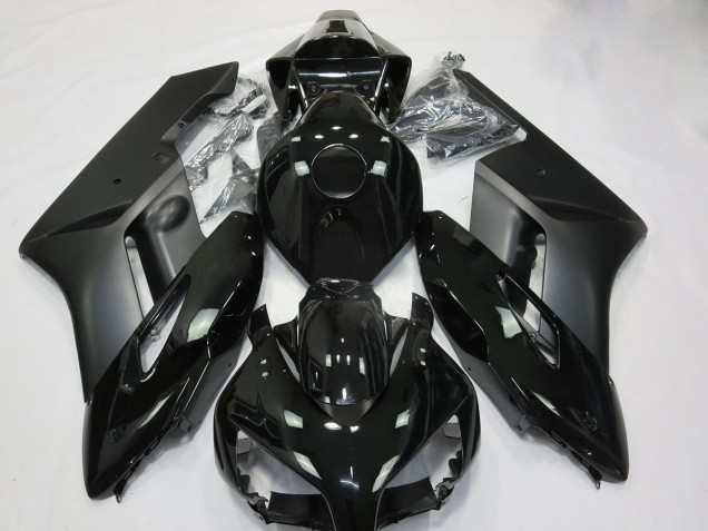 04-05 Matte and Gloss Black CBR1000RR Fairings 04-05 Matte and Gloss Black CBR1000RR Fairings